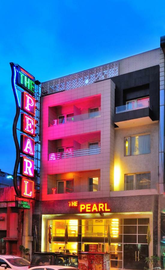 The Pearl Hotel Nowe Delhi Zewnętrze zdjęcie